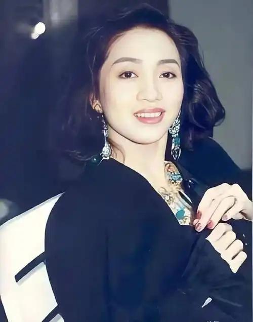 梅艳芳走后，医院那笔85万的费用没人管，张学友直接掏钱结清了，可他的妻子罗美薇，