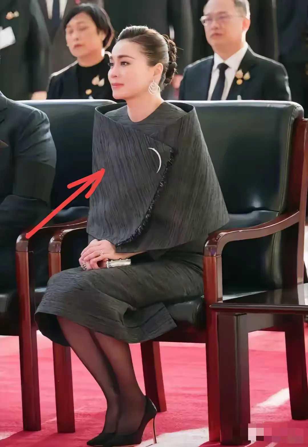 想知道这衣服的设计灵感来自于哪里