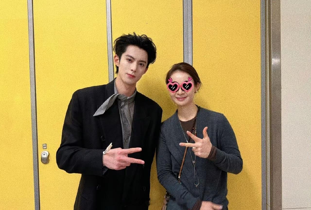 同一个博主镜头下的王鹤棣、侯明昊、张凌赫、刘宇宁，来看看帅哥们的状态​​