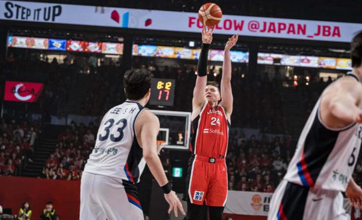 刚看完日本胜韩国的比赛，打中国日本为啥不上霍金森？韩国也没那么强啊！北京时