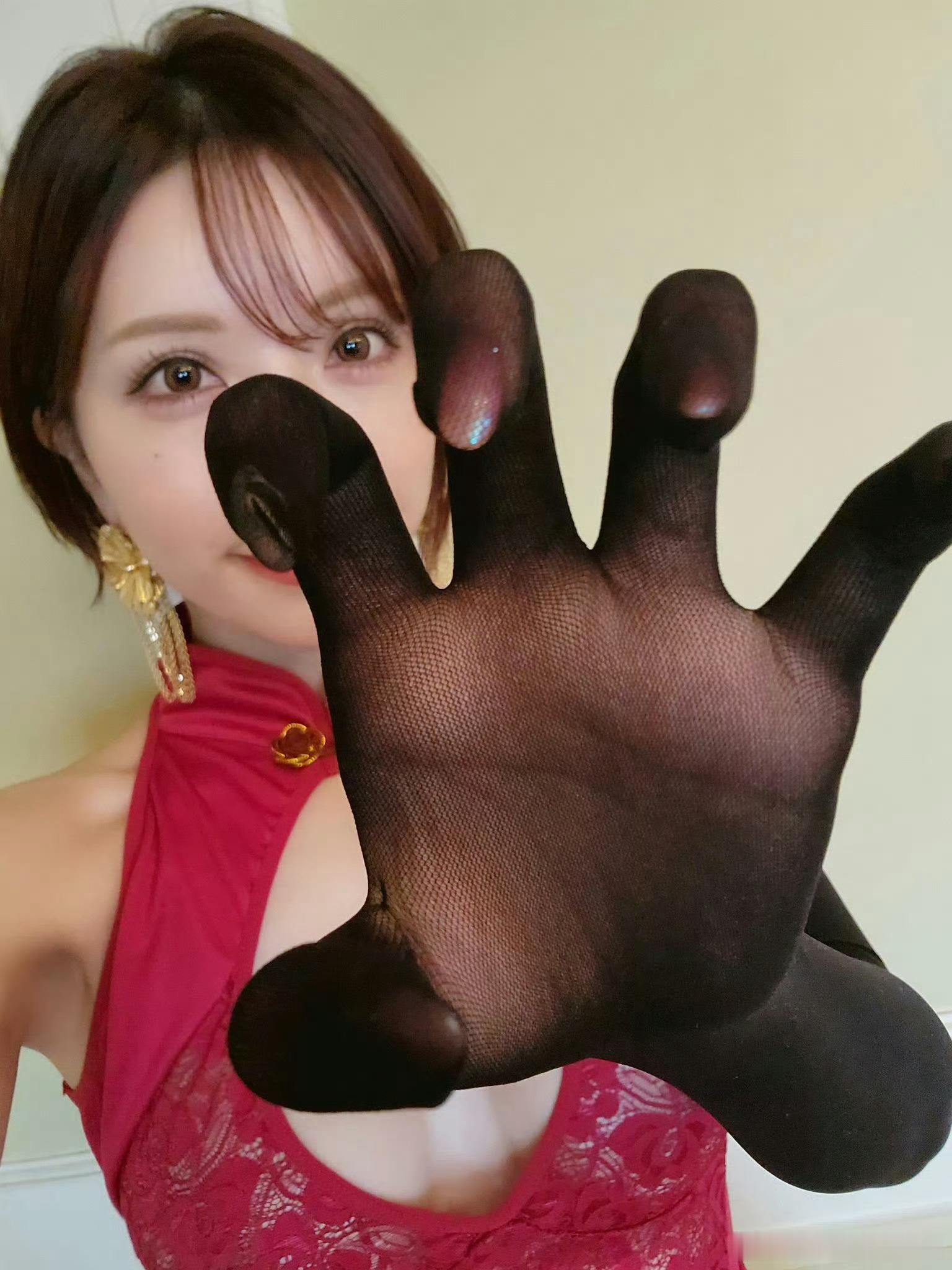 #A股#[玫瑰]周末A股要闻速览📢这些消息影响下周开盘！1、中美经贸磋商开启：何立峰9月19-23
