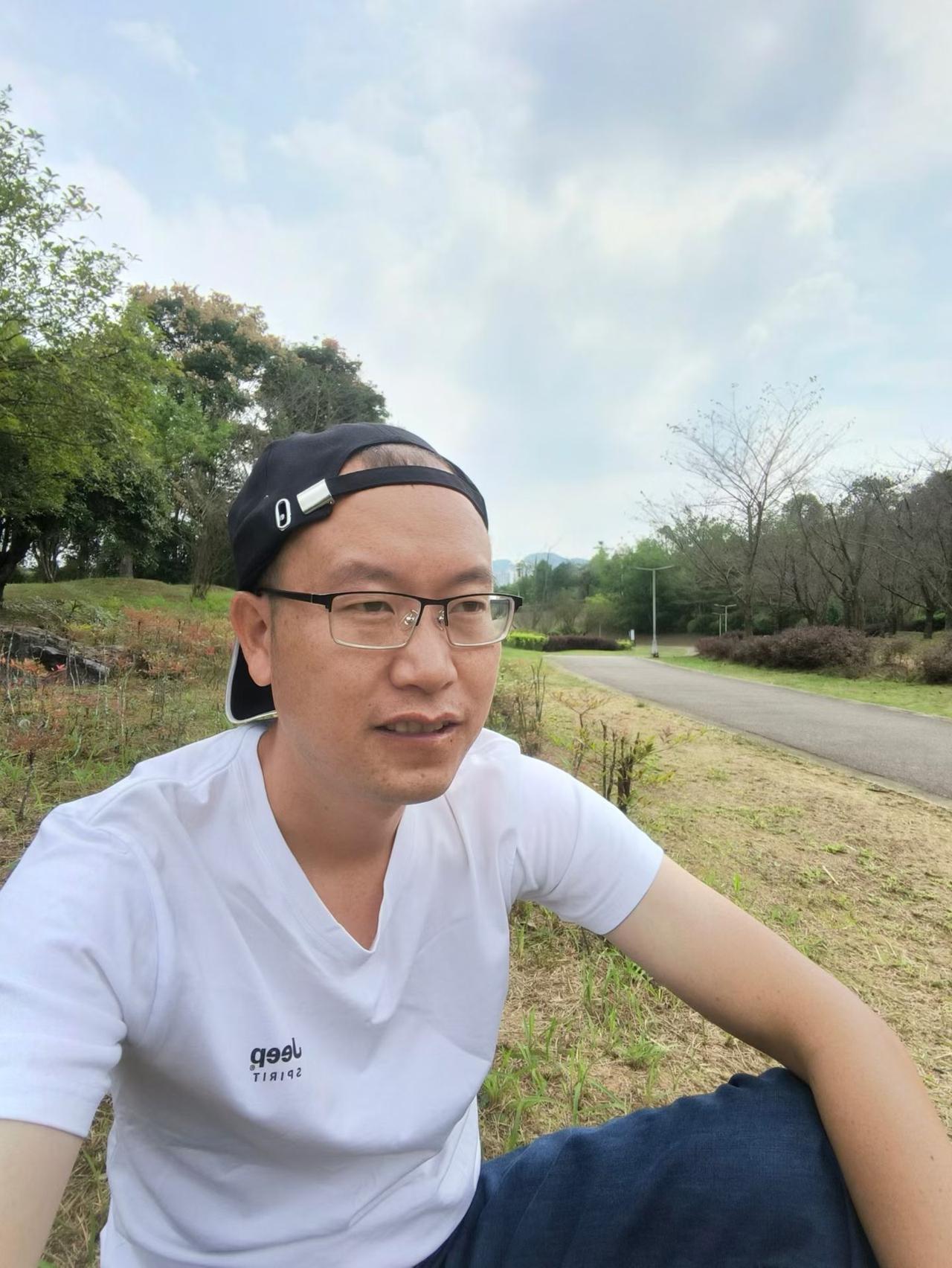 当年我一百六十万负债压身，身无分文、毫无本金，说白了就是彻底被市场踢出局的状态。