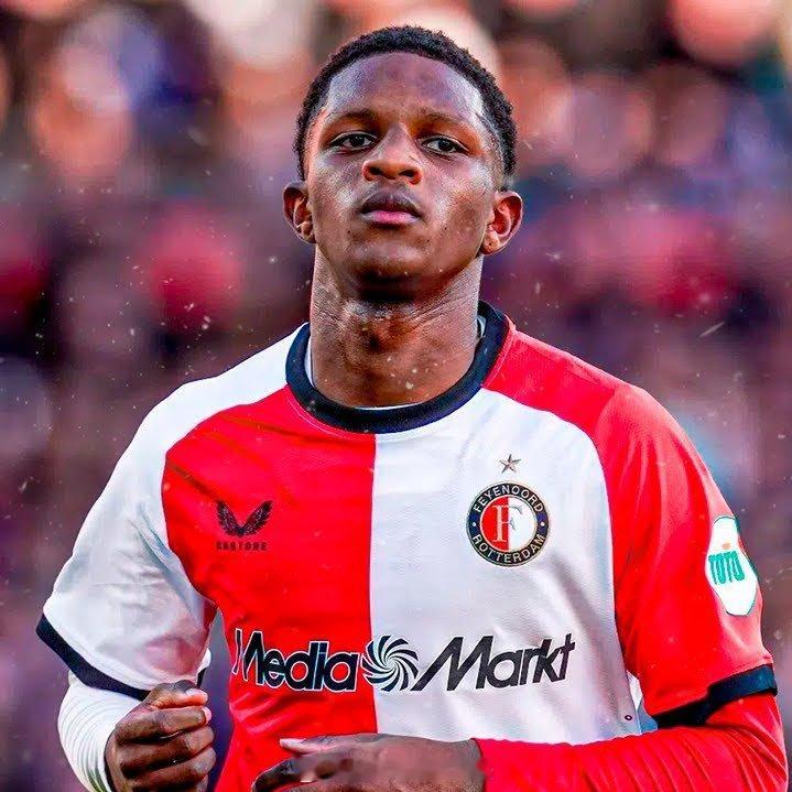 【潜力右后卫】罗马诺独家消息：已经将19岁荷兰右后卫吉瓦伊德-里德，加入2026