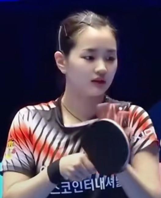 国乒十六强全部产生。随着陈熠与韩国小美女金娜英的赛事结束，国乒