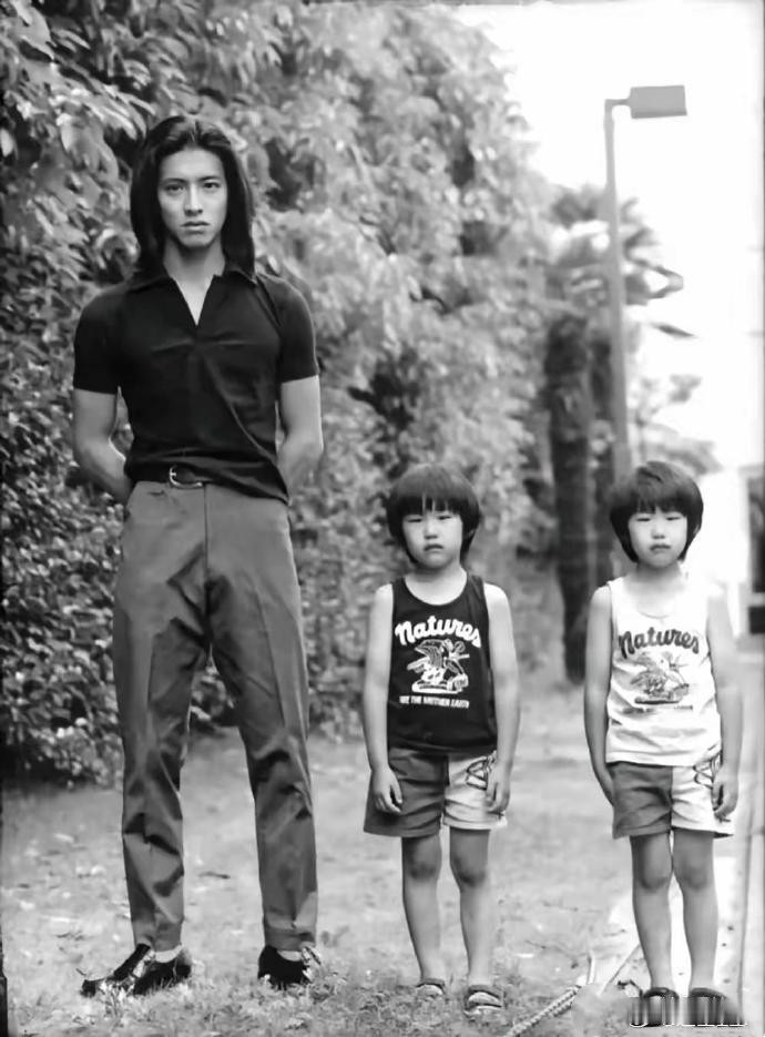 青年时的木村拓哉，这么小的个子，脸再帅，恐怕在内地也无法混吧？