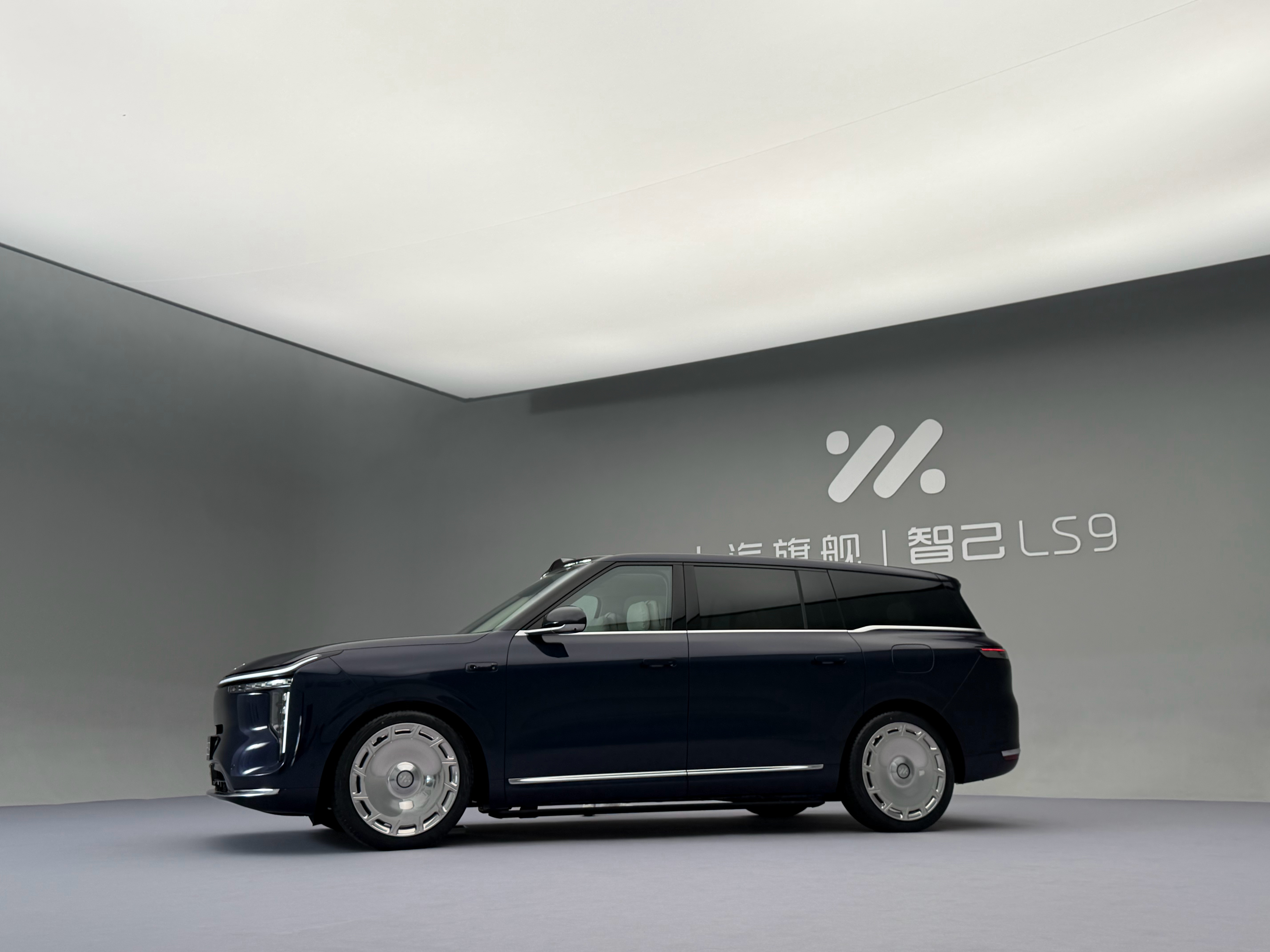 怎么办，好期待我的智己LS9交付啊被它“勾引”除了颜值、辅助驾驶、按摩和座舱最重