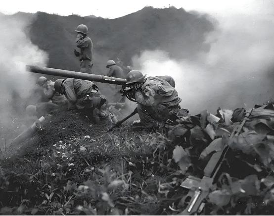1948年他连降五级成小兵，彭总都保不住，三年后朝鲜一战震撼全军  195