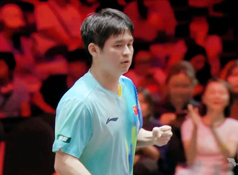 林诗栋2:4输给F勒布伦我认，但是小布第一局那声大吼，裁判为什么不给黄牌？