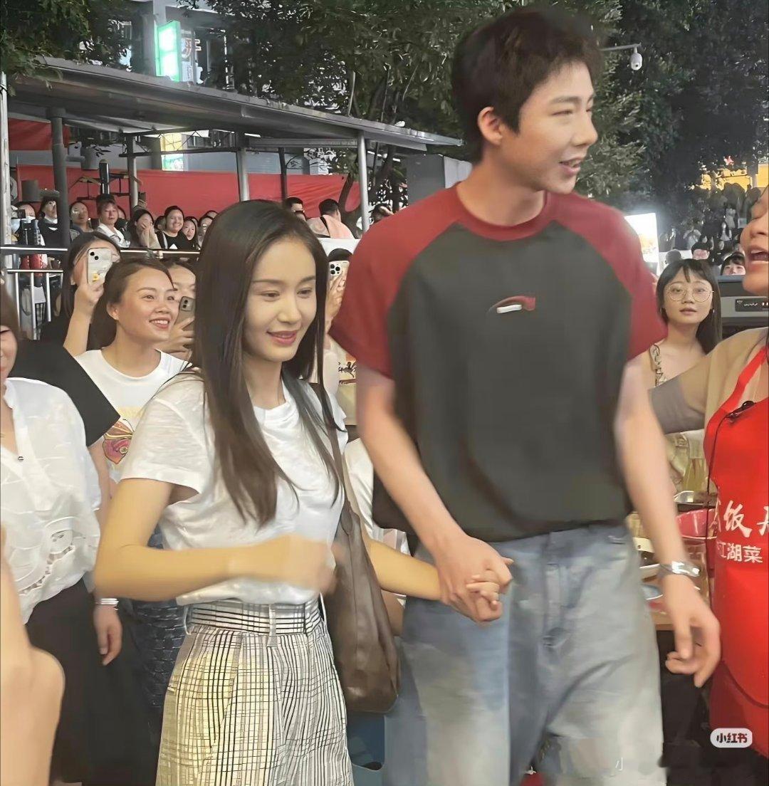 刘宇宁王子文牵手最萌身高差