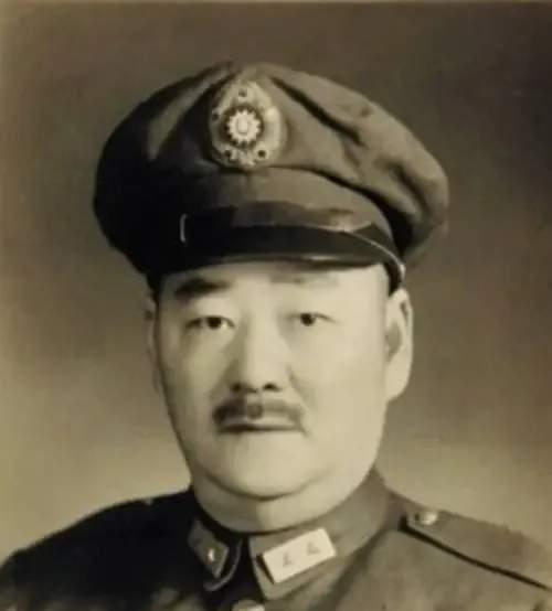 1948年12月，陈官庄包围圈的国民党中将郭一予，看上了一个漂亮的女学生，以供应