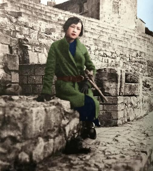 1928年，林徽因与梁思成在当年3月在加拿大完婚后，两人奔赴欧洲开启兼具蜜月与建