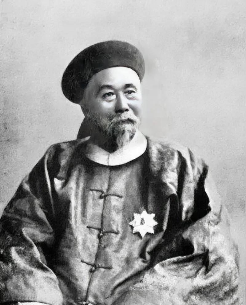 清朝行政设置非常吊诡，看着权大未必权大，官员互相牵制——两广总督权很大吗？广西巡