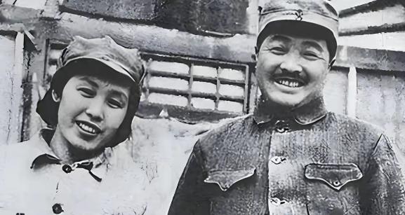 1941年，从莫斯科学习归来的蹇先任，在延安办理了离婚手续，她和贺龙，从此彻底分