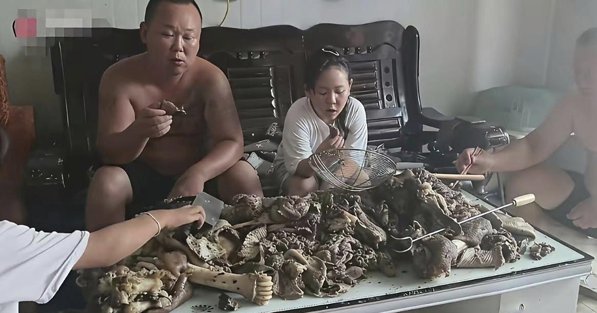 这么个吃法，是什么家庭水平啊？[笑着哭]