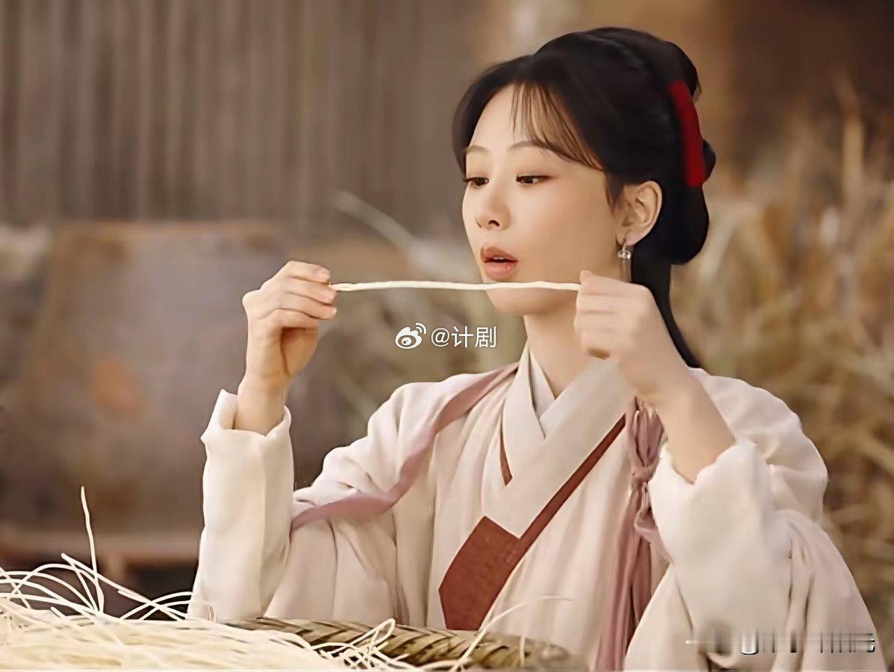 抄袭太可恨！！！都知道杨紫的电视播一部火一部这不，就有人动了歪心思杨紫的《家业》