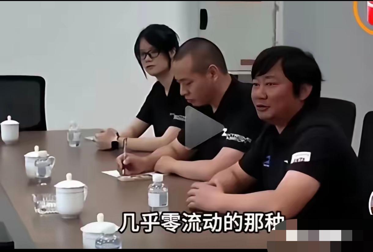 2026年8月31号张雪在接待香港议员何君尧等人时自豪的说，他的公司目前为止人员