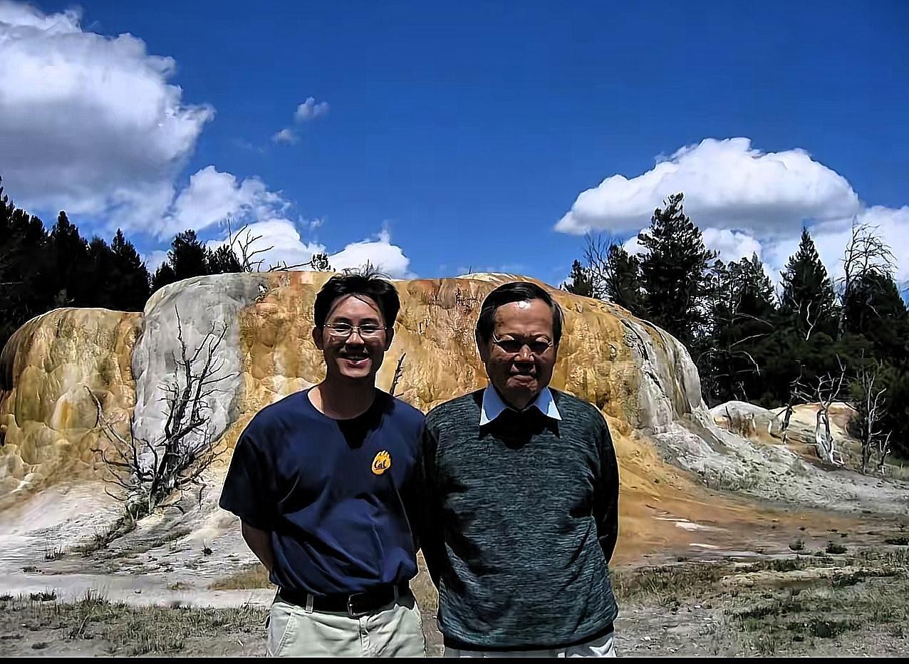 20年前黄石公园偶遇杨振宁！这张合照竟成了我的“脱单神器”二十年前在黄石公园