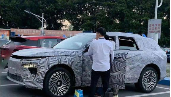 中国为啥要下血本猛攻新能源车？说句实在话，环保就是个幌子，石油也不过是个借口。咱