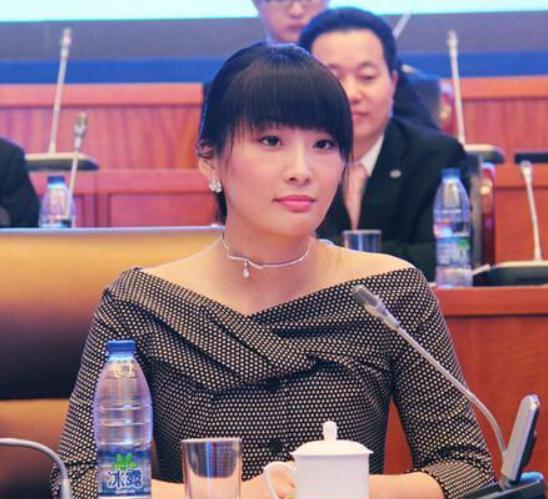 宗馥莉杀了个回马枪！杜建英和宗泽后看傻了！宗馥莉这招玩得六看似退了一