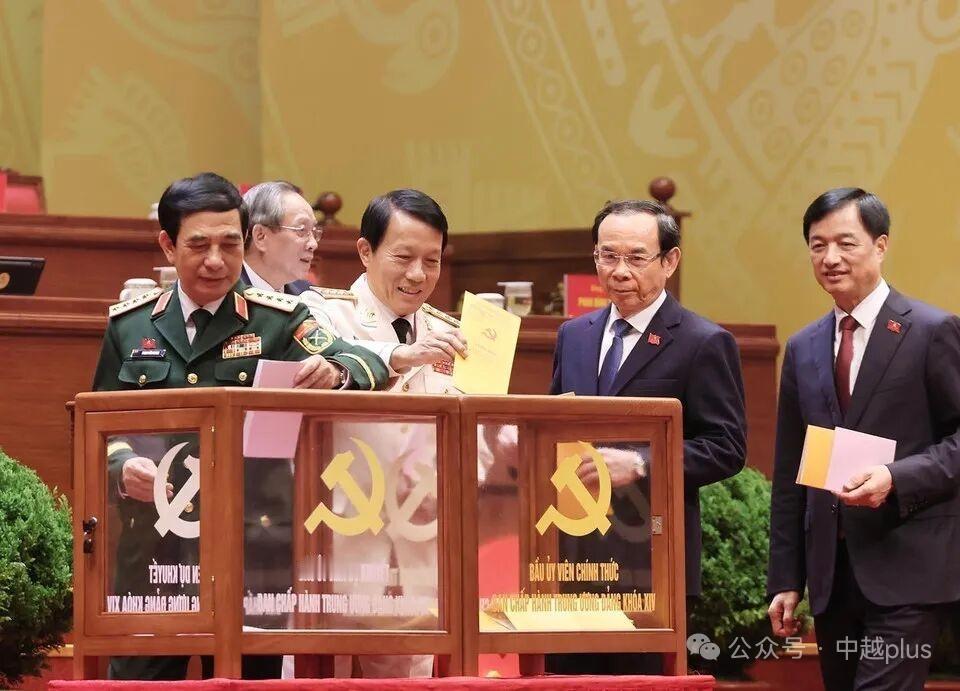 其乐融融！越南这两天可谓喜事连连，不仅成功召开换届大会，而且今天还选出了多达20