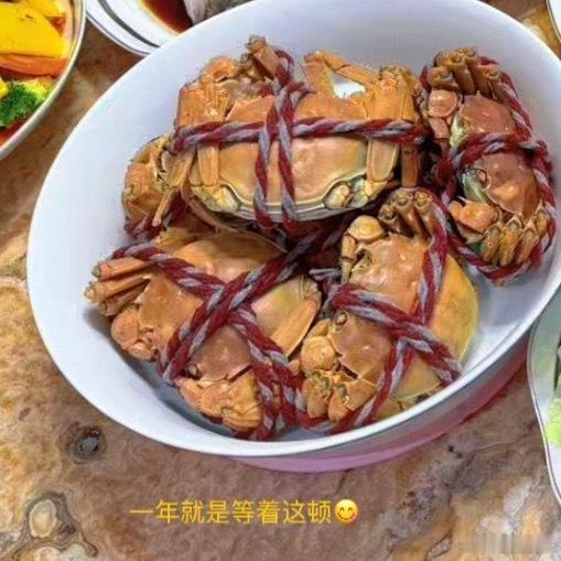 各地大厨内卷螃蟹料理本土老师傅对战米其林主厨，港式、闽南、东南亚蟹菜同台竞技，评