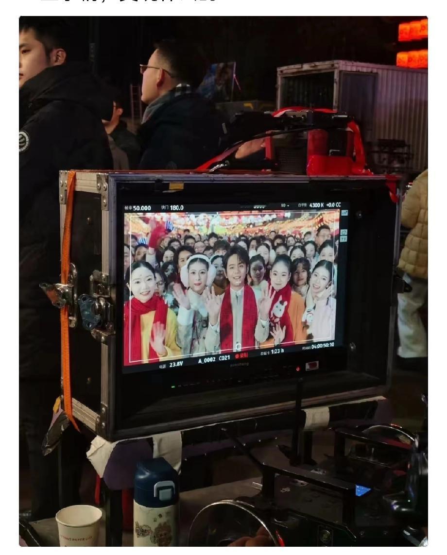 春晚已经说了，2026年最挣钱的行业，不是开店开厂，而是你要把身边的行业都