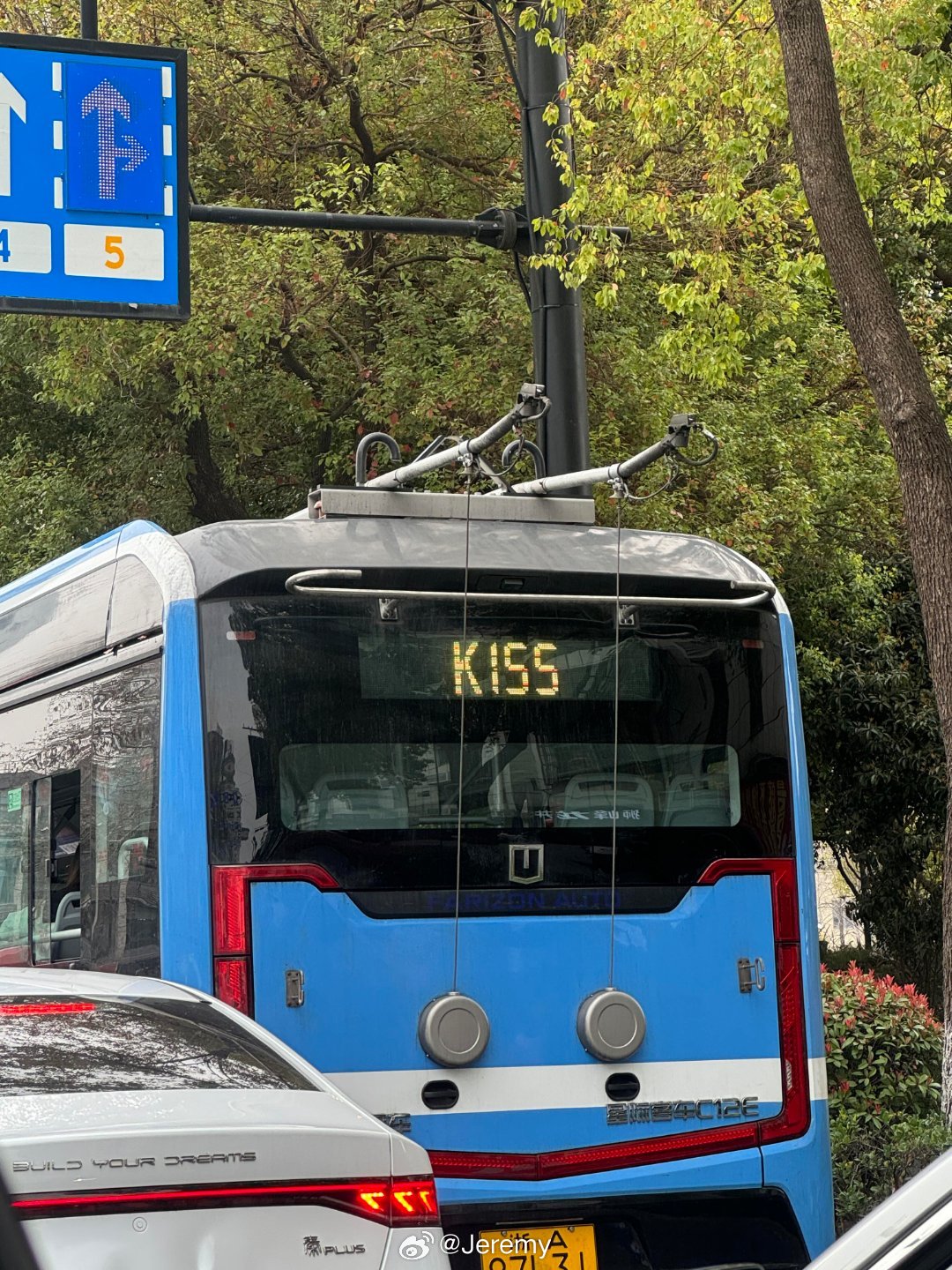 K155路公交，为了KISS的梗，成为了杭州唯一的K字头公交车(K代表空调公交车