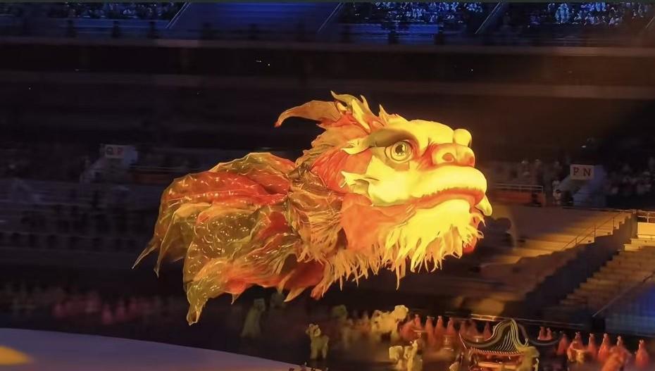 很多人都在喊广州全运会开幕式的鳌鱼舞上春晚，的确有种震撼的美，还有人好奇怎么让它
