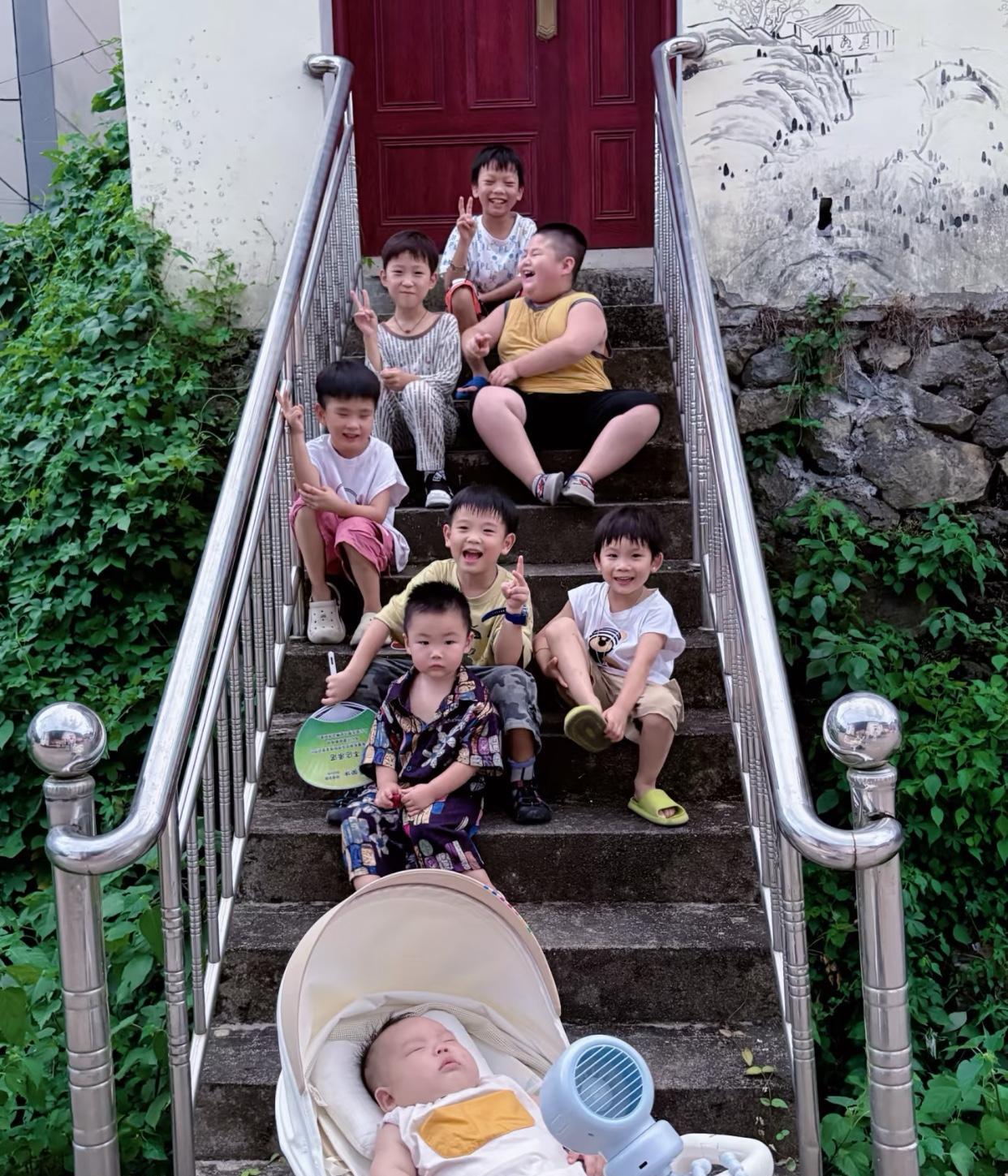 我也想问问老天爷，为啥我家姐妹好几个就是生不出一个女儿？我妈生了四个女儿被旧