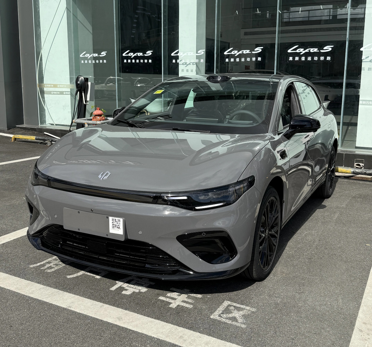 好家伙，灰色零跑Lafa5长的很帅啊！