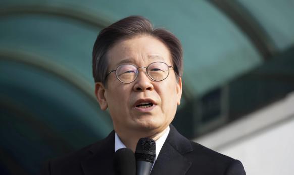 就在刚刚！韩国总统罕见承认了！9月22日，韩国总统李在明在路透社专访里抛出的