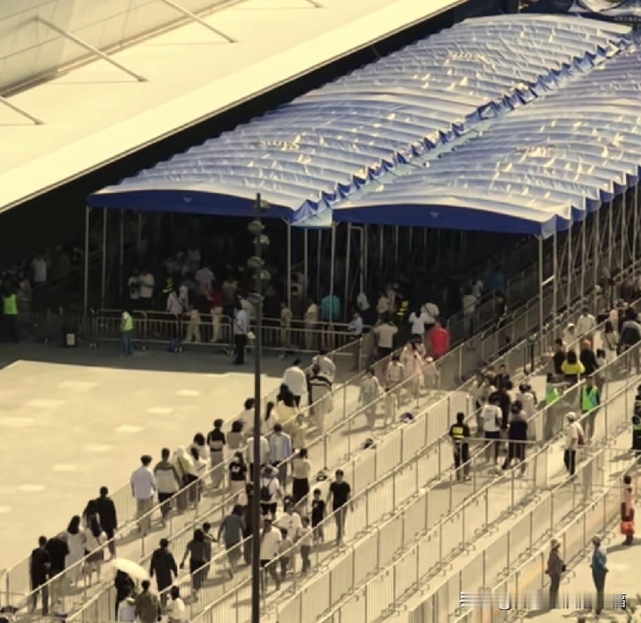 济南第一家山姆店开业了。风评好像不太好。不是质量不好。是购物体感不太好。山姆