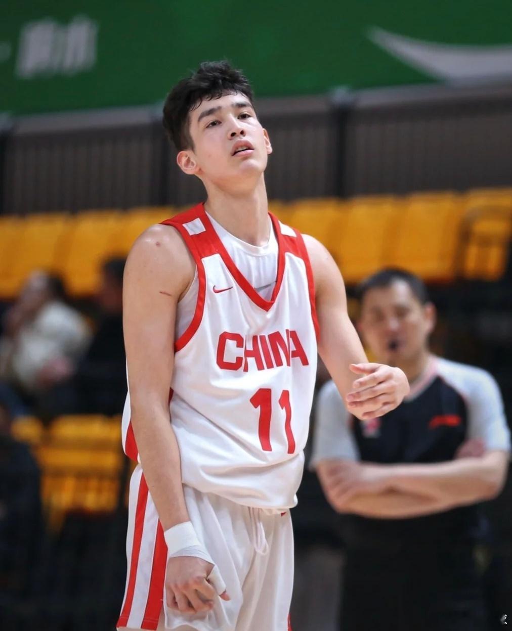 U18国青男篮大名单出炉，恭喜广东队17岁小将吾赞依尔入选，夏振峰和刘朕赫遗憾无
