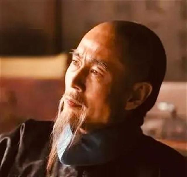 1881年，71岁的左宗棠把17岁的章怡娶进门。红烛摇曳的新房里，老人枯瘦的