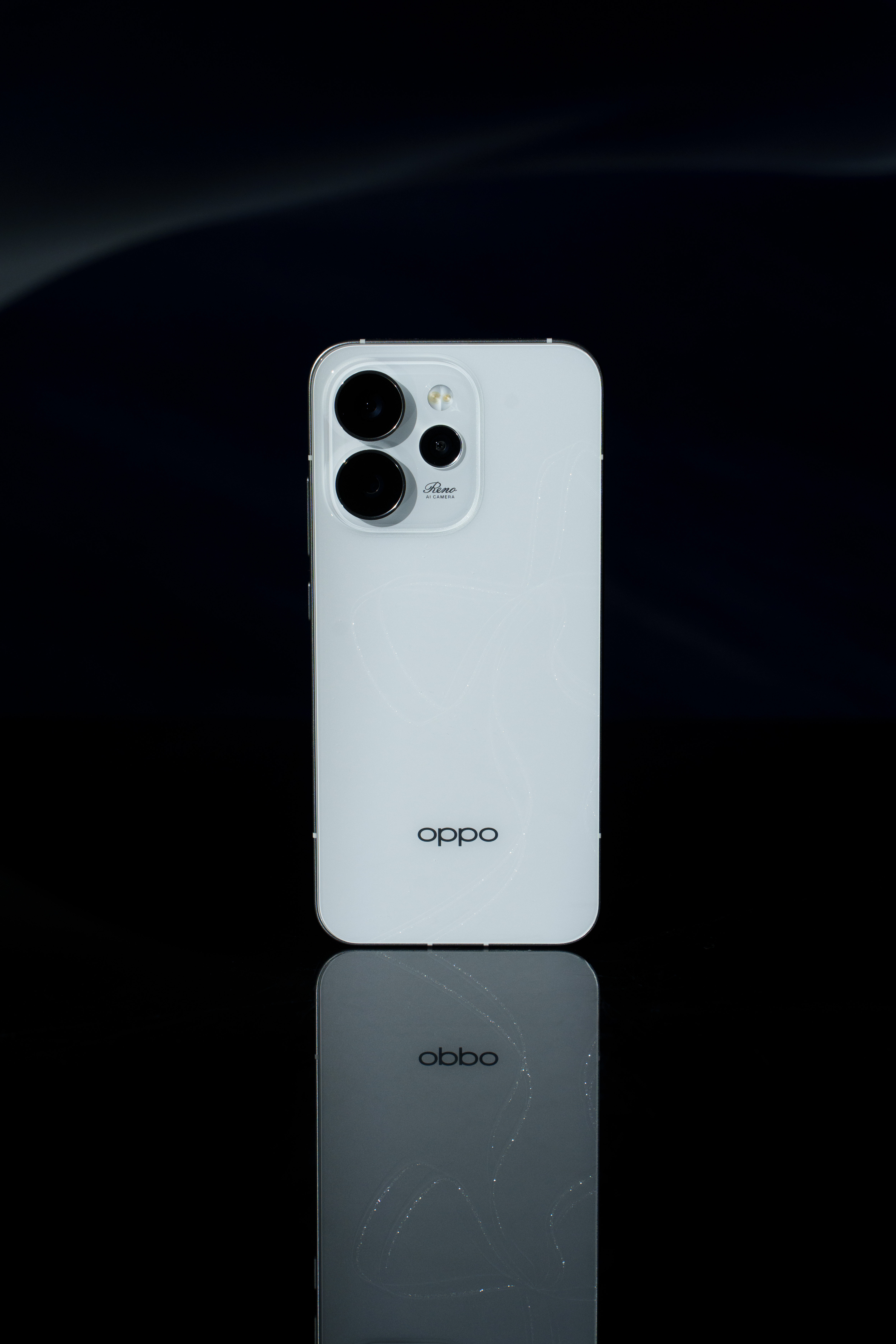 实拍了一组OPPOReno15，质感真不错。