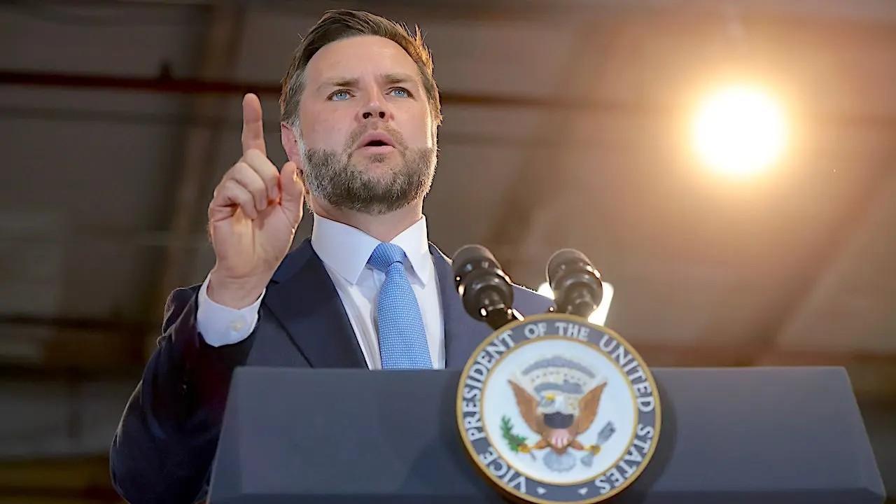 万斯这位美国副总统的发言风格，已经彻底特朗普化，直言敢怼、毫不收敛，连藏在心里的