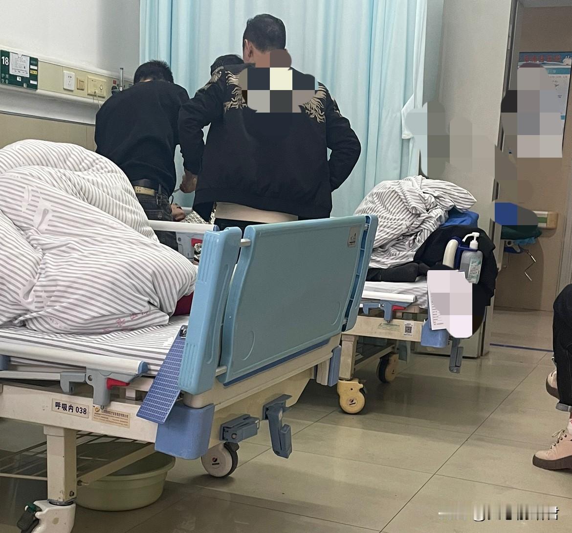 不管男人女人，这辈子都该有一个自己的孩子。儿子的病房住进来一个老太太，老太太进来