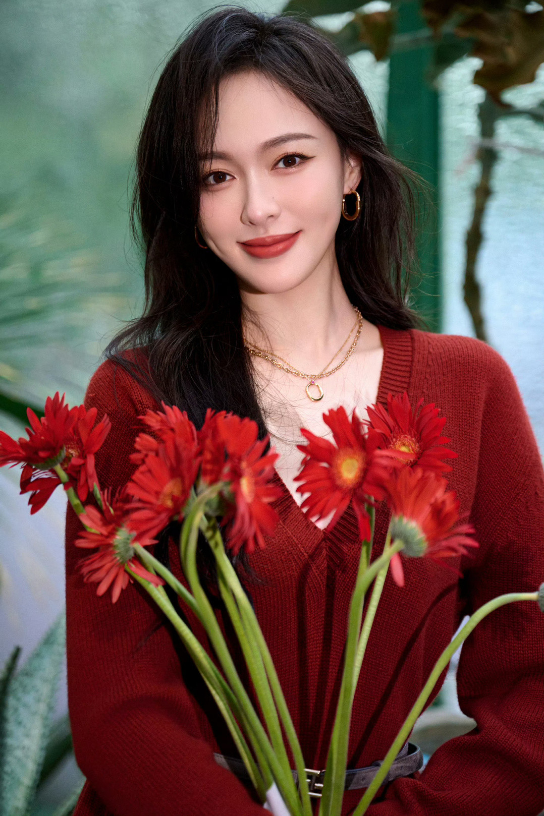 唐嫣状态真好，这是逆龄生长吧！又温柔又有氛围感！​​​
