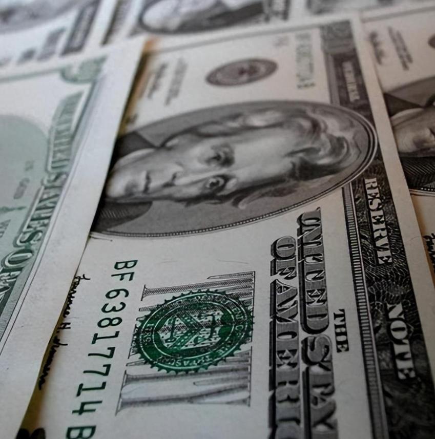 美国现在遇上了一个超级大麻烦，自己根本解决不了，必须要中国出手解决。到2026年