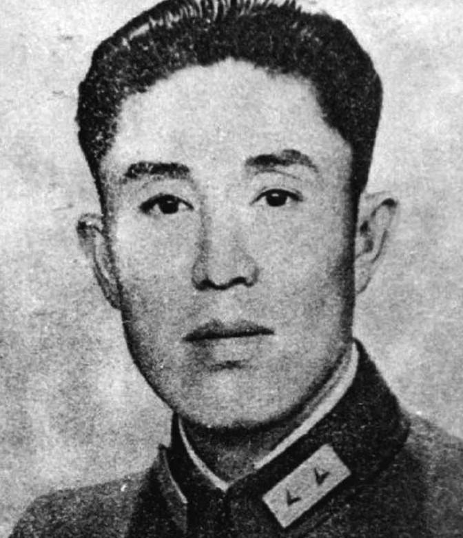 1983年，郑洞国的前妻想复婚，郑洞国的子孙都同意，但郑洞国却摇头拒绝：“她来了