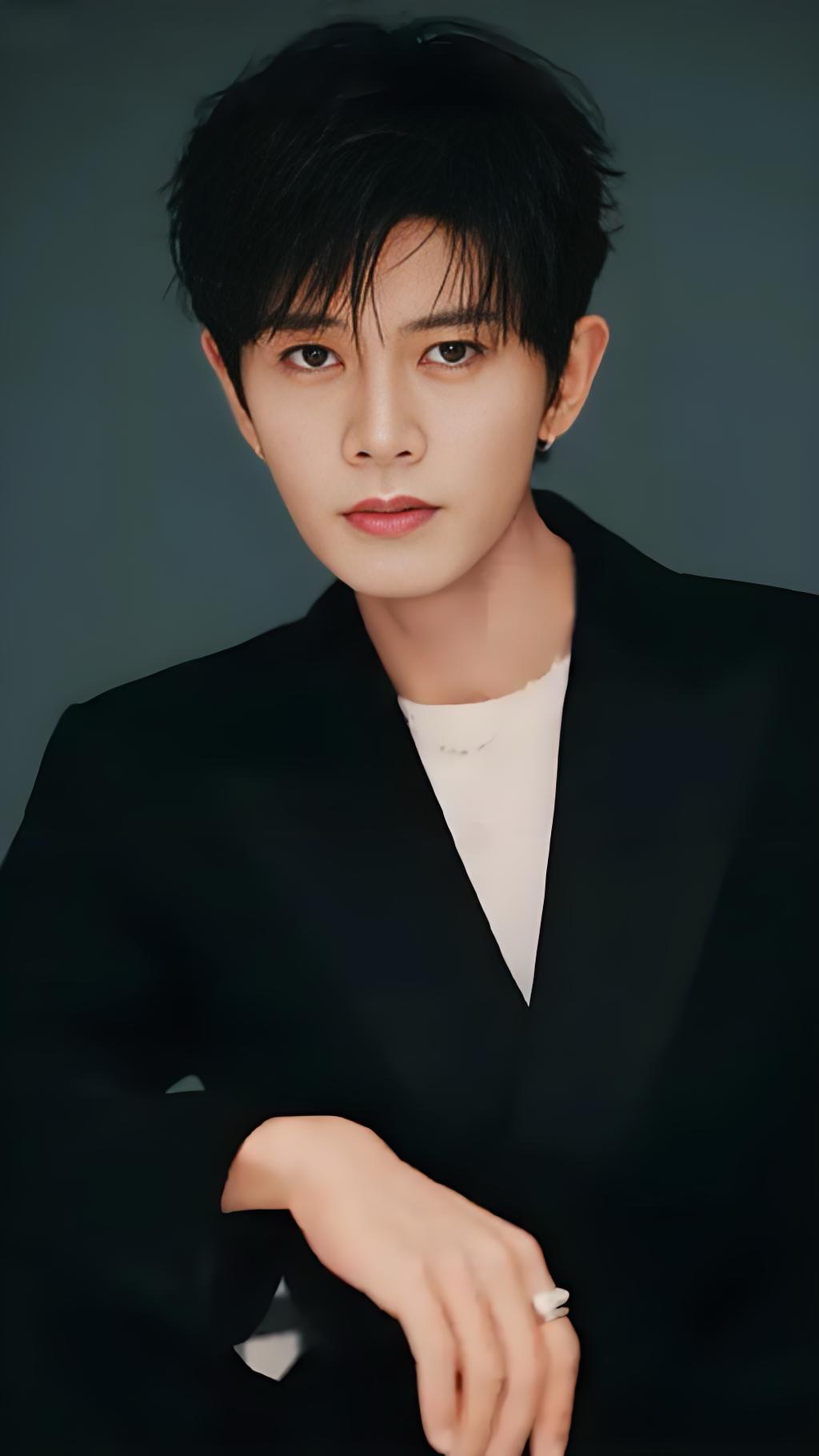 任嘉伦宣布与欢瑞世纪解约，开启个人工作室任嘉伦于2024年6月23日正式宣布