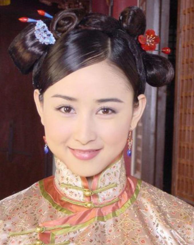 2005年，马来西亚富商朱兆祥的母亲，指着电视上《孝庄秘史》里的一个侍女，对儿子