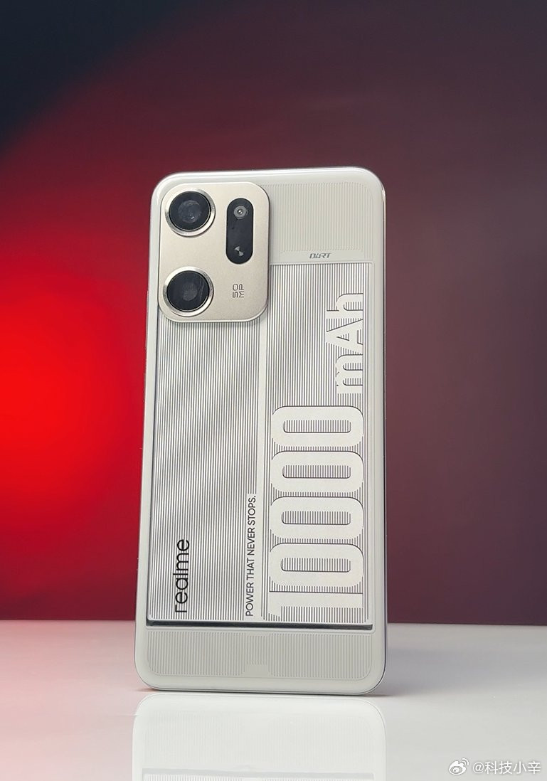 realmeGT10000mAh内置10000mAh电池的手机，说是塞了