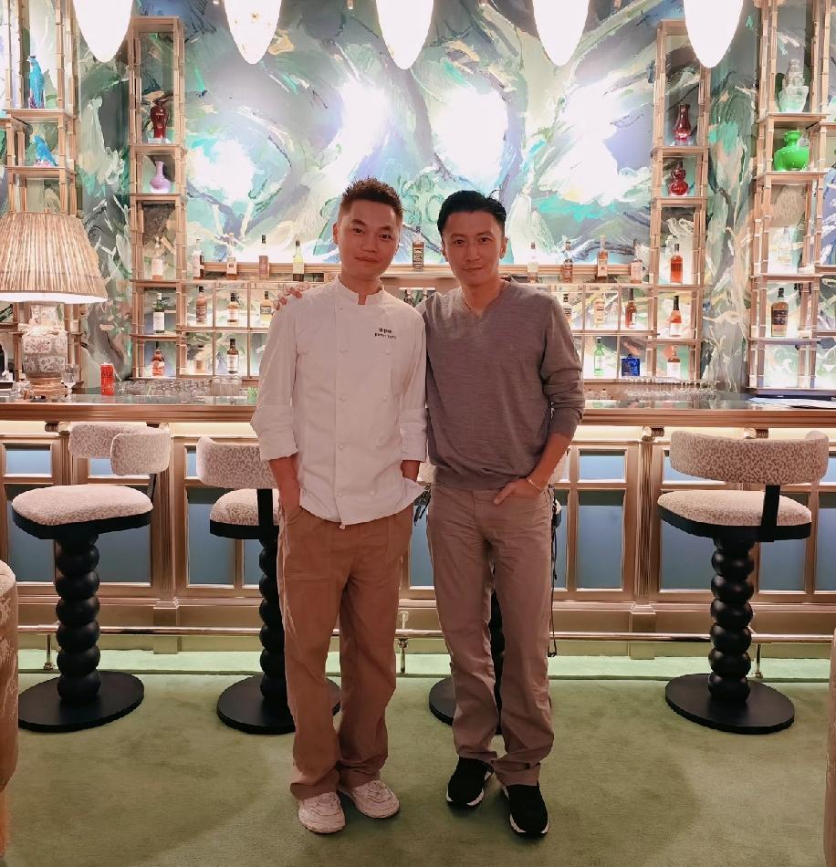 谢霆锋，高调发文9月19日晚上，谢霆锋高调发文，晒出一大组美食照片，还配上