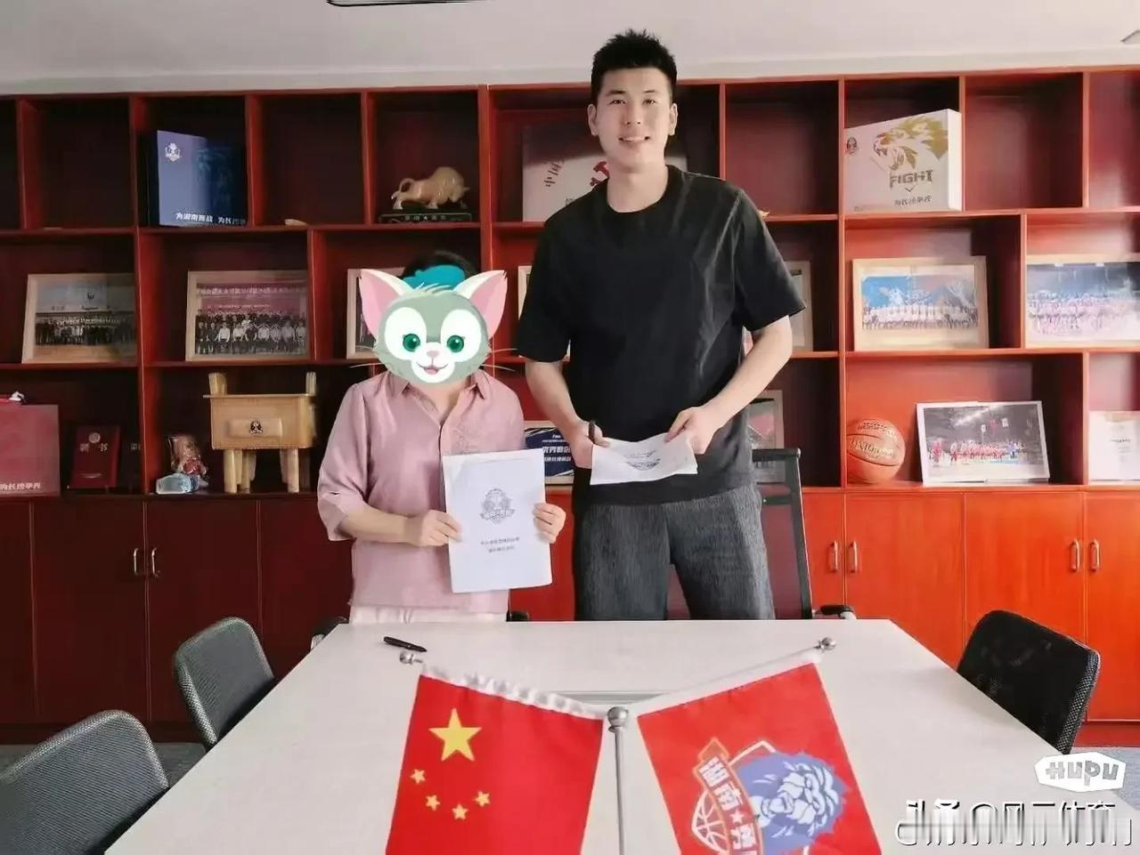 CBA探花秀加盟NBL长沙勇胜！近日，福建男篮球员黎璋霖加盟NBL长沙勇胜男