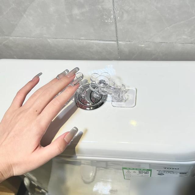 天呐！用了十年马桶，今天才发现一直按错按钮！最近刷到好多人说，马桶的大小按钮