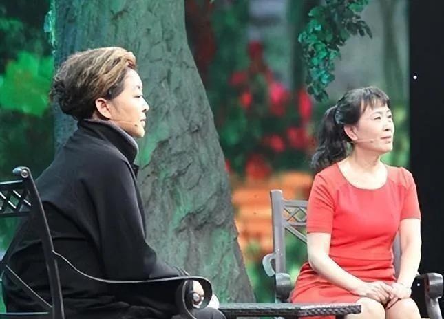 1970年云南地震，14女兵被1老兵徒手救出，45年后得知老兵做了月薪1200保