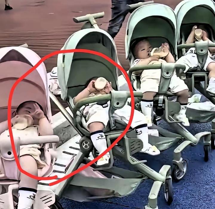 破防了，上海一对普通小夫妻，做产检时医生盯着B超屏幕数了三遍，抬起头说的第一句话