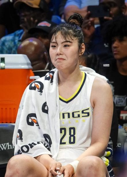 WNBA常规赛飞翼76-87天空。得分赛季新高！本场比赛中国球员李月汝发挥出色