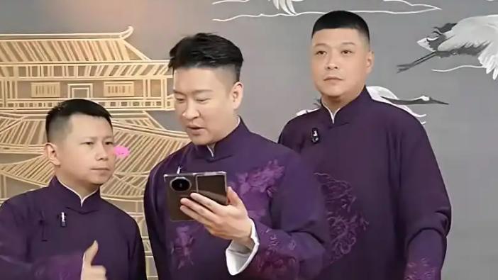 “赚了200多万！”相声演员曹云金说，2006年我赚了点钱，就开始胡吃海喝，我干